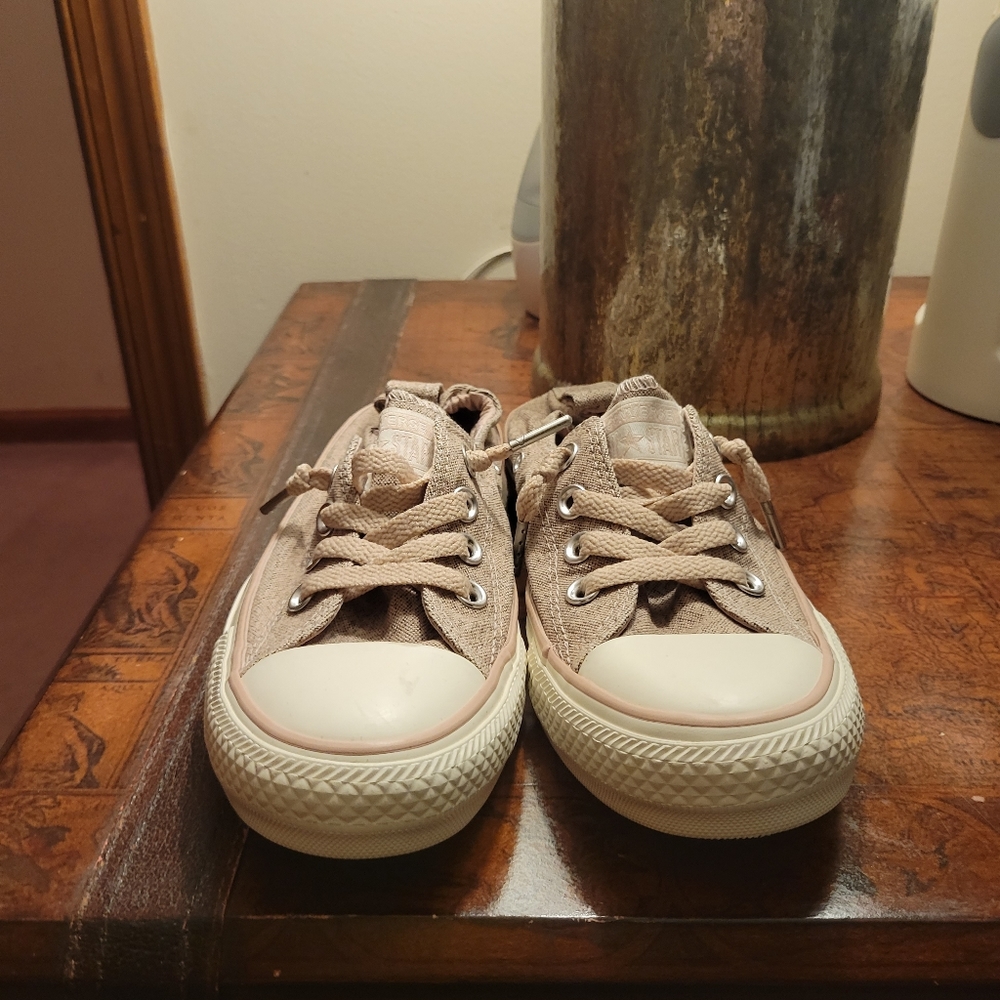 Pink Converse - Picture 3 of 4